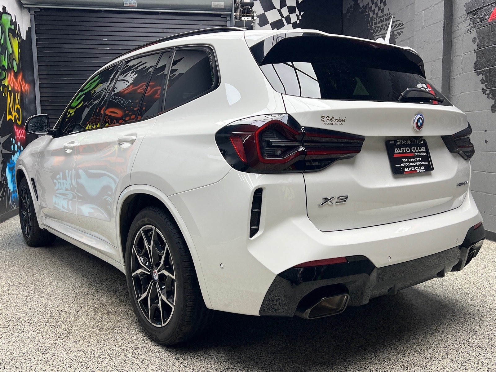 View vehicle photo 3