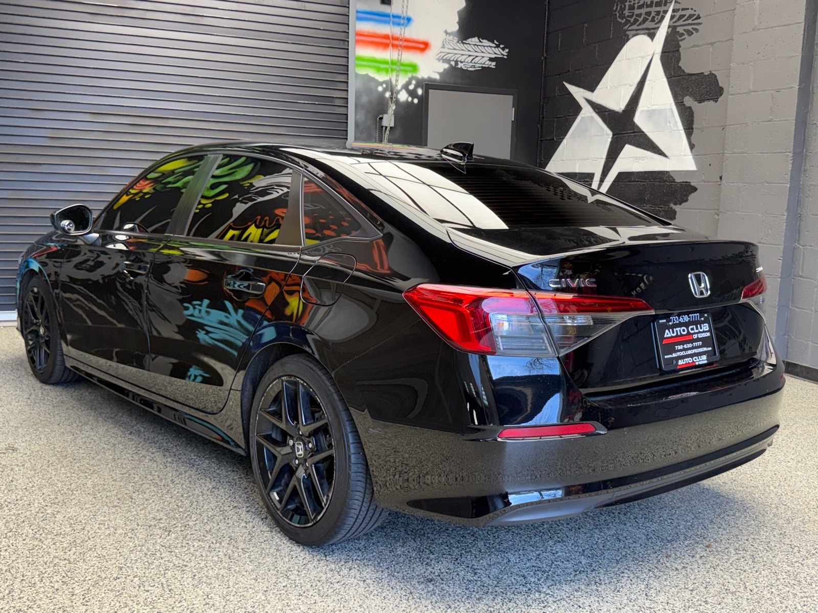 View vehicle photo 4