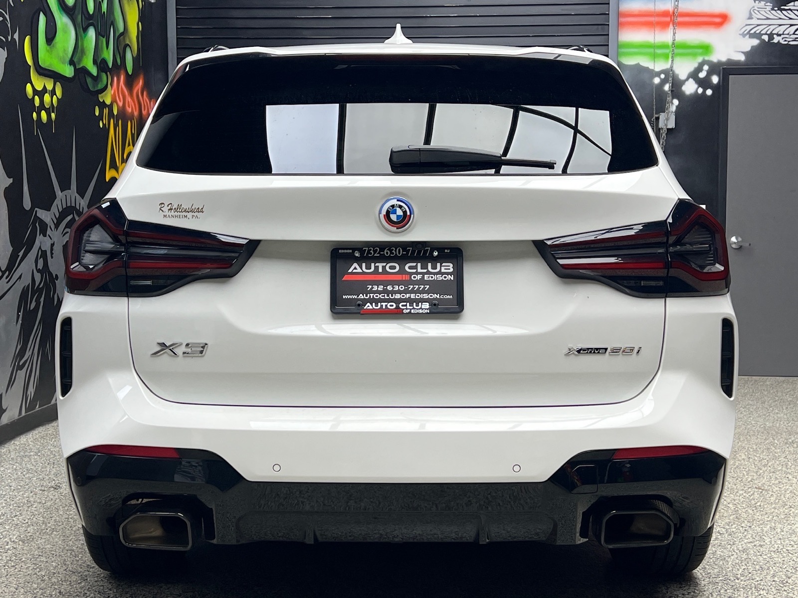 View vehicle photo 4