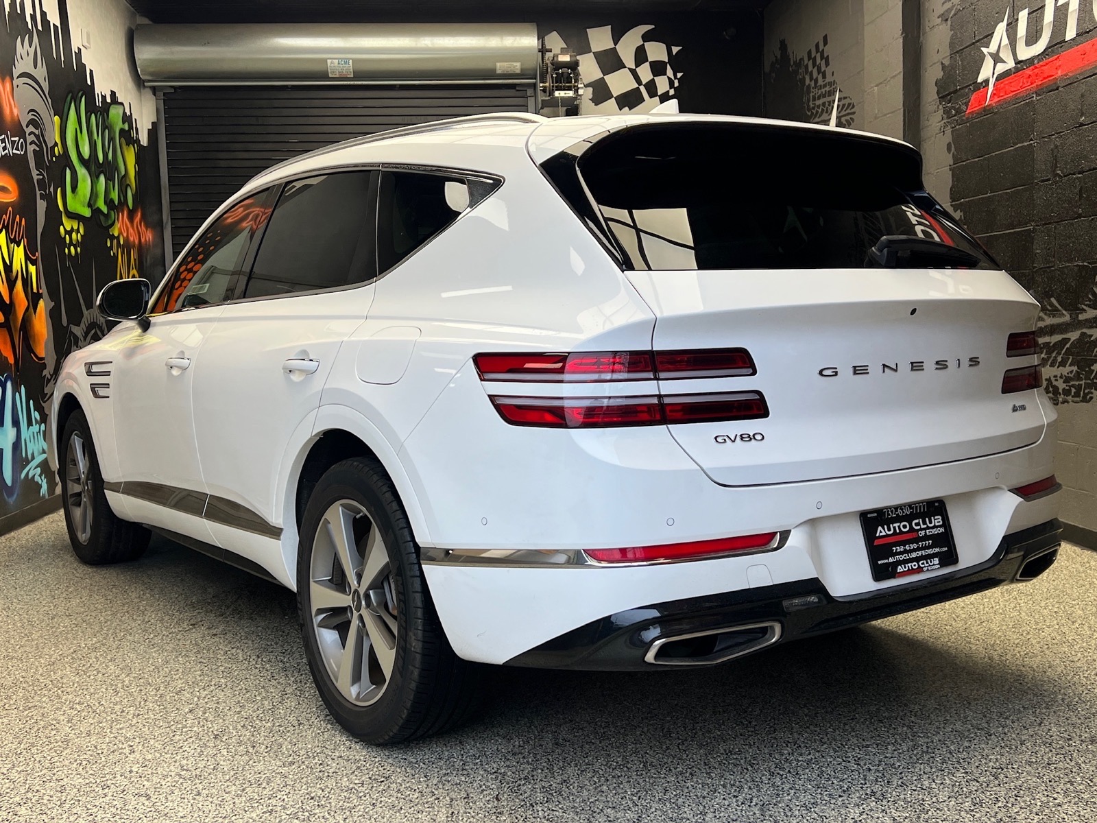 View vehicle photo 4