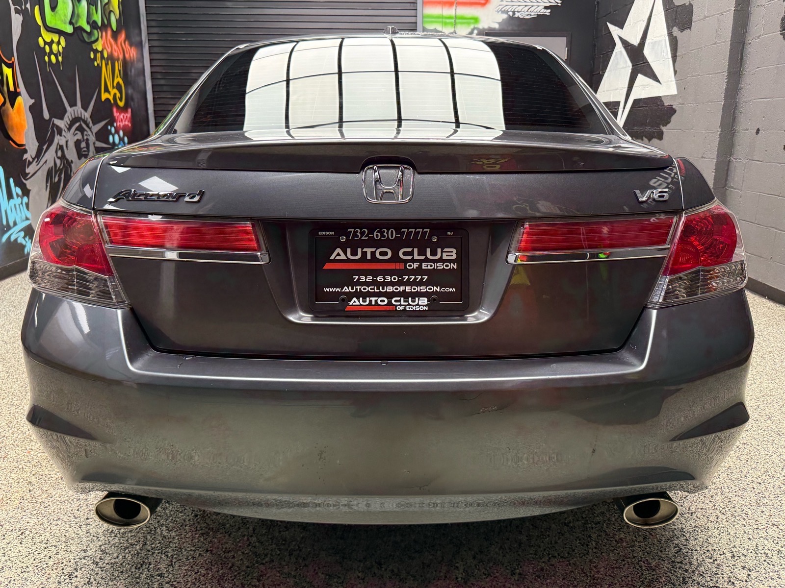 View vehicle photo 5