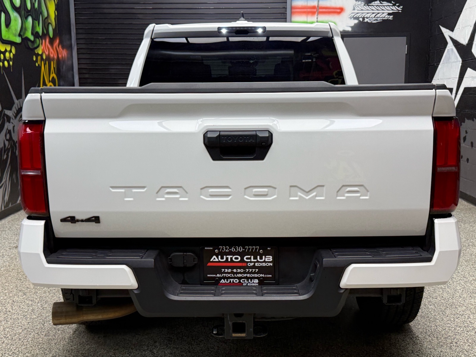 View vehicle photo 5