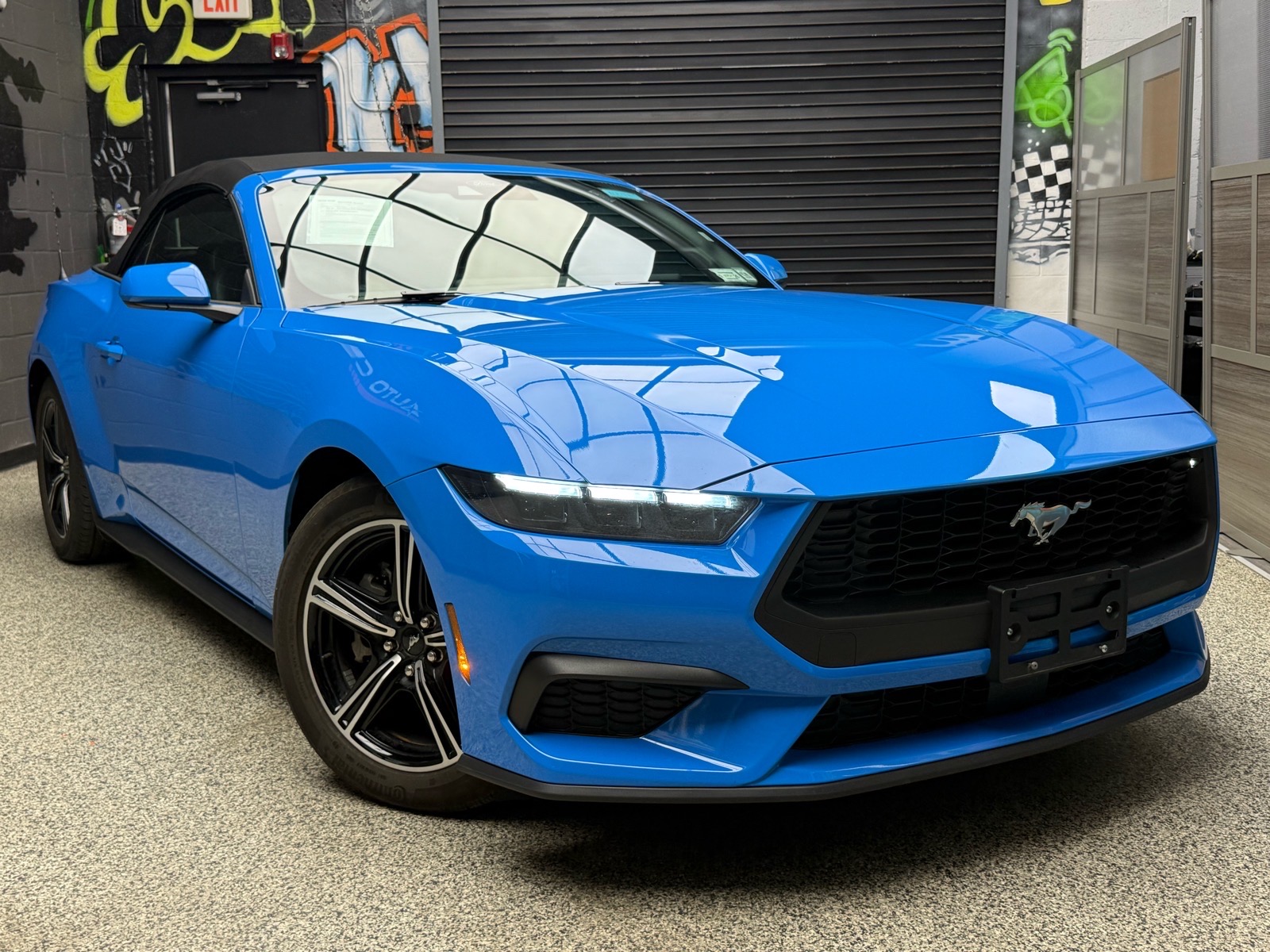 View vehicle photo 7