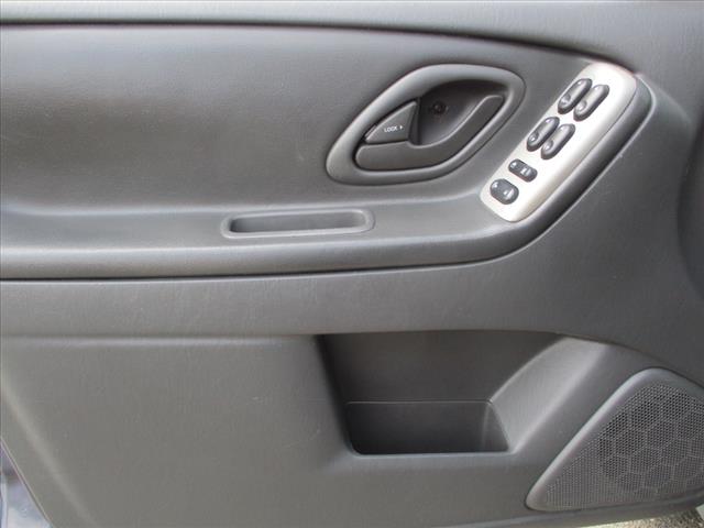 2006 Mazda Tribute i