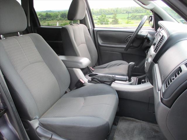 2006 Mazda Tribute i