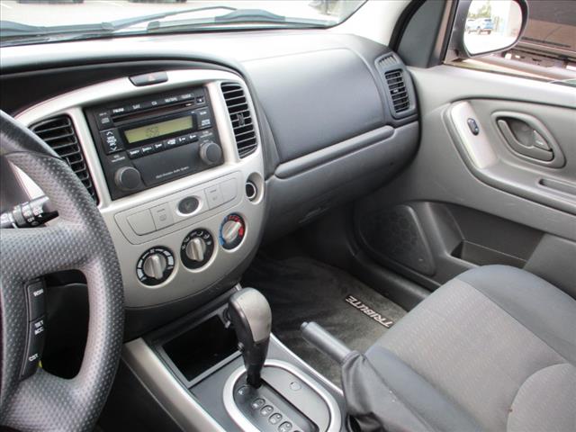 2006 Mazda Tribute i