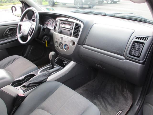 2006 Mazda Tribute i