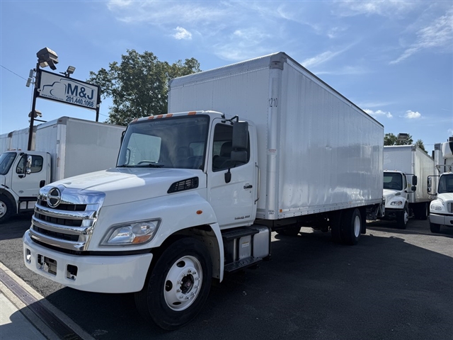 2020 Hino 268 / DRY:2979