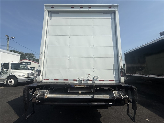 2018 Freighltiner M2 / DRY:2984