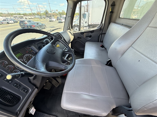 2023 Freightliner M2 / DRY:2989