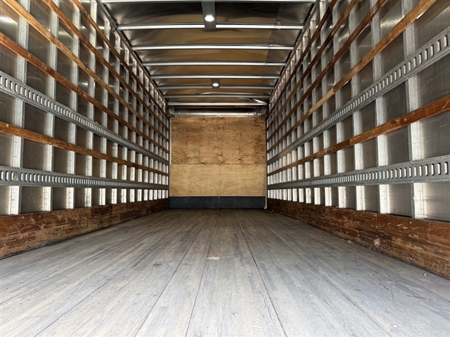 2020 Hino 268 / DRY:2979