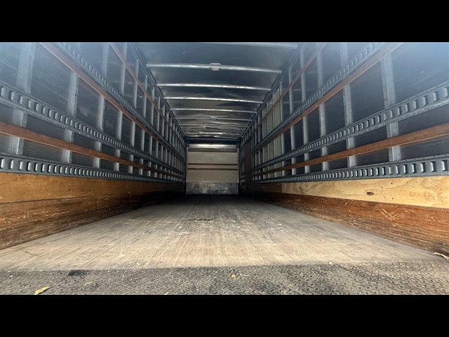 2018 Freightliner M2 / DRY:2960