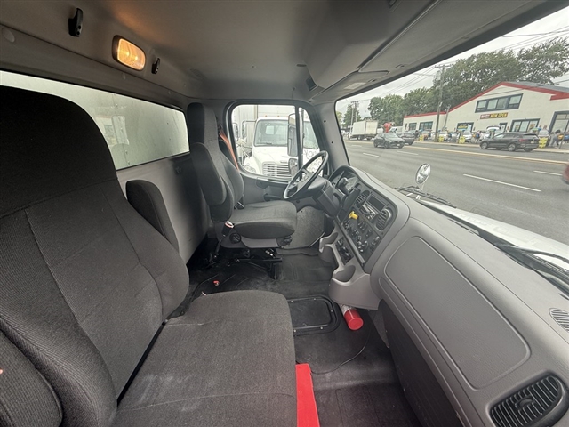 2021 Freightliner M2 / DRY:2985