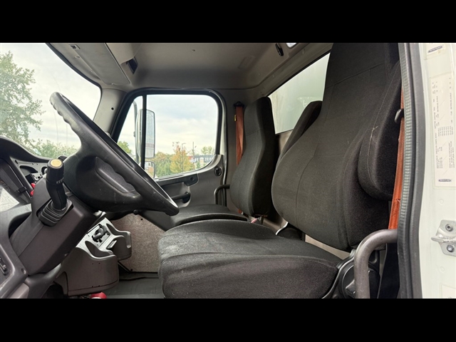 2017 Freightliner M2 / DRY:2992