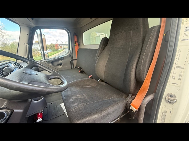 2018 Freightliner M2 / DRY:2960