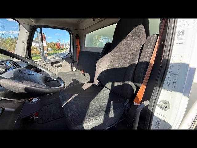 2019 Freightliner M2 / DRY Other:2925