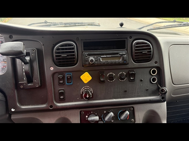 2017 Freightliner M2 / DRY:2992