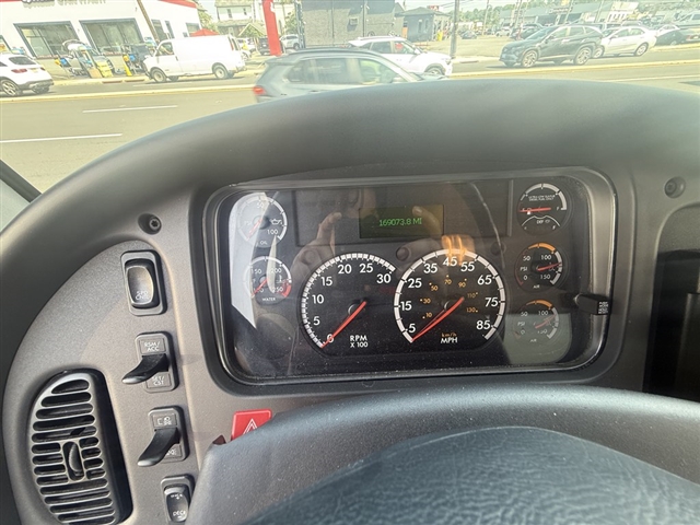 2018 Freighltiner M2 / DRY:2984