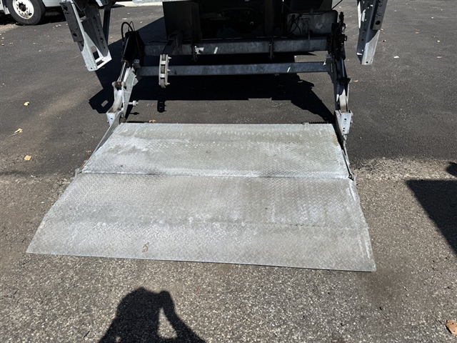 2023 Freightliner M2 / DRY:2989