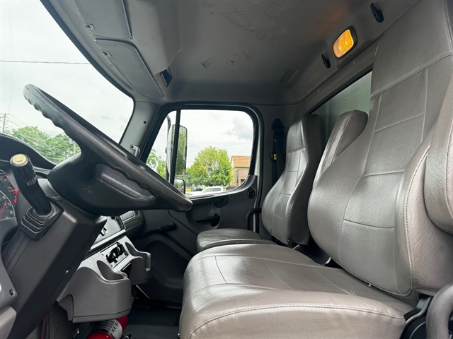 2020 Freightliner M2 / REEFER:2967
