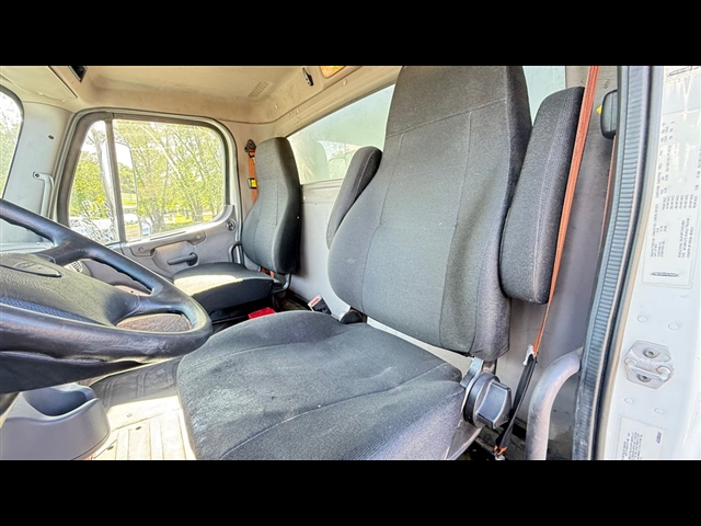 2018 Freightliner M2 / DRY:2965
