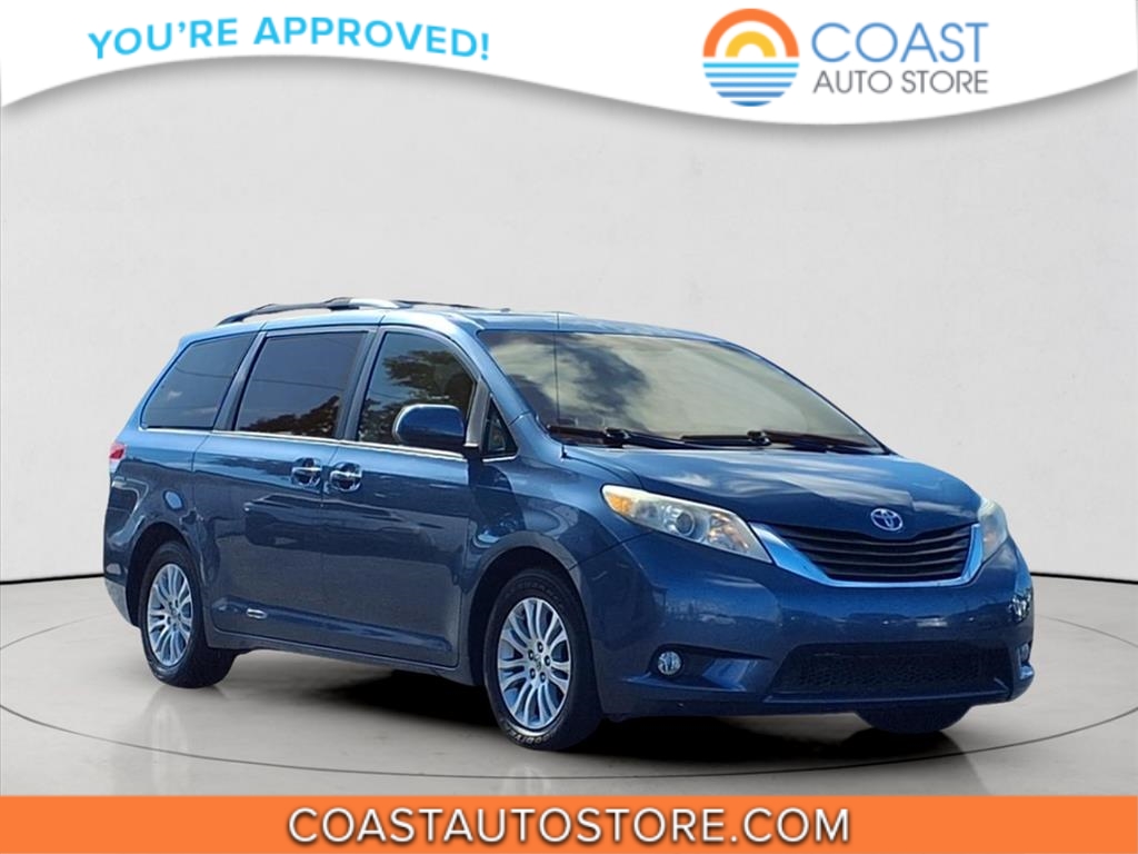 2014 Toyota Sienna XLE 8-Passenger