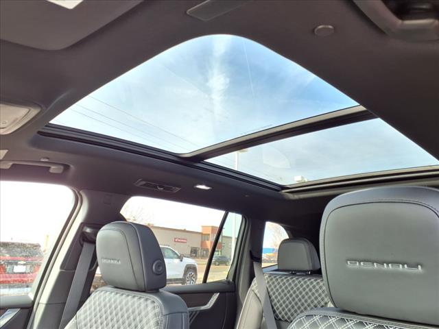 2025 GMC Acadia Denali