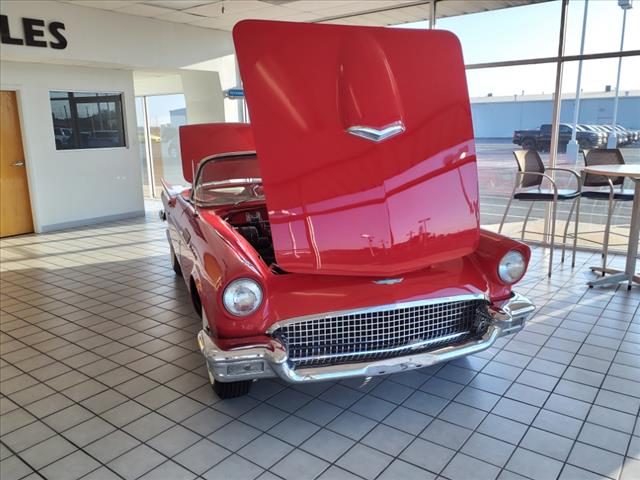 1957 Ford Thunderbird Deluxe