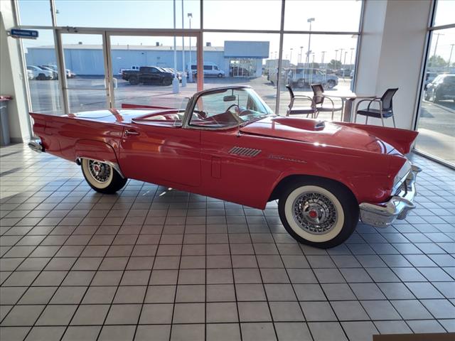 1957 Ford Thunderbird Deluxe