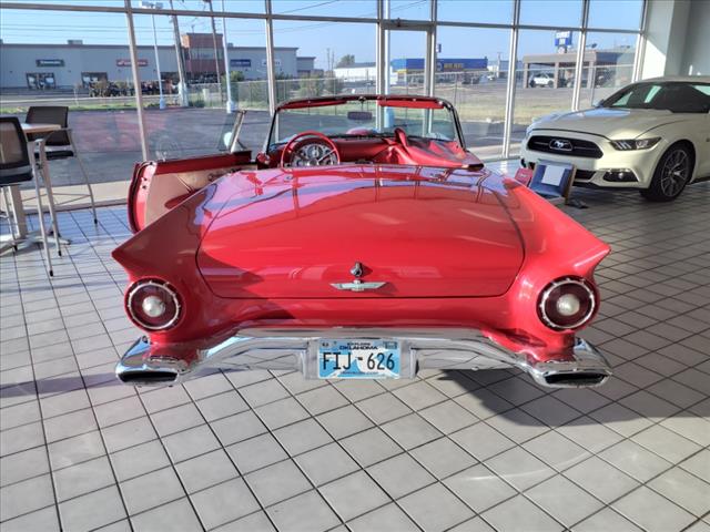 1957 Ford Thunderbird Deluxe