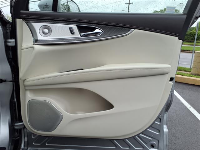 2020 Lincoln Nautilus Black Label