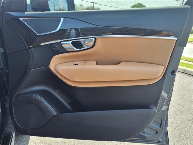 2019 Volvo XC90 T6 Momentum