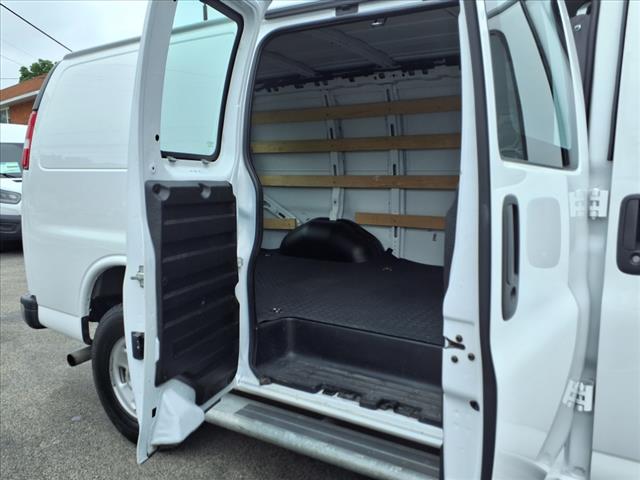 2023 Chevrolet Express 2500