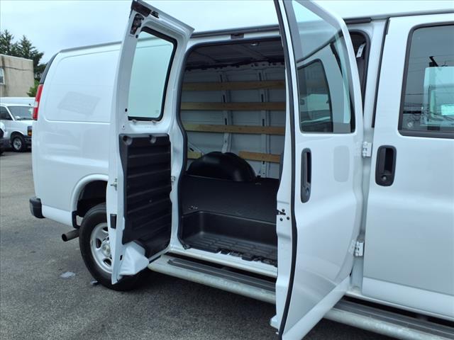 2023 Chevrolet Express 2500