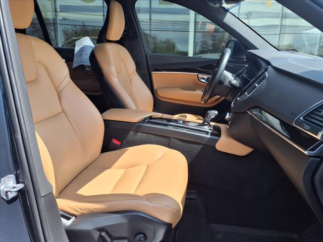 2019 Volvo XC90 T6 Momentum