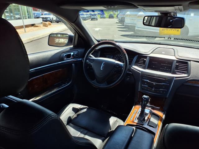 2015 Lincoln MKS Base