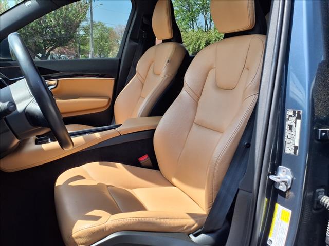 2019 Volvo XC90 T6 Momentum