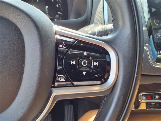 2019 Volvo XC90 T6 Momentum