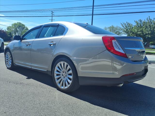 2015 Lincoln MKS Base