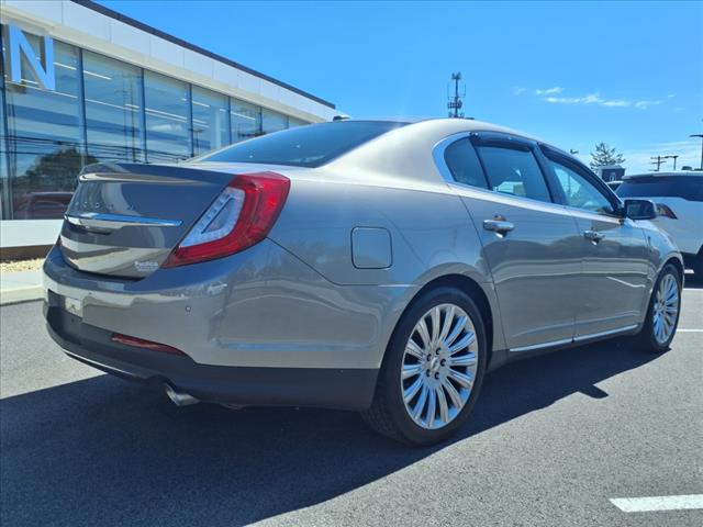 2015 Lincoln MKS Base
