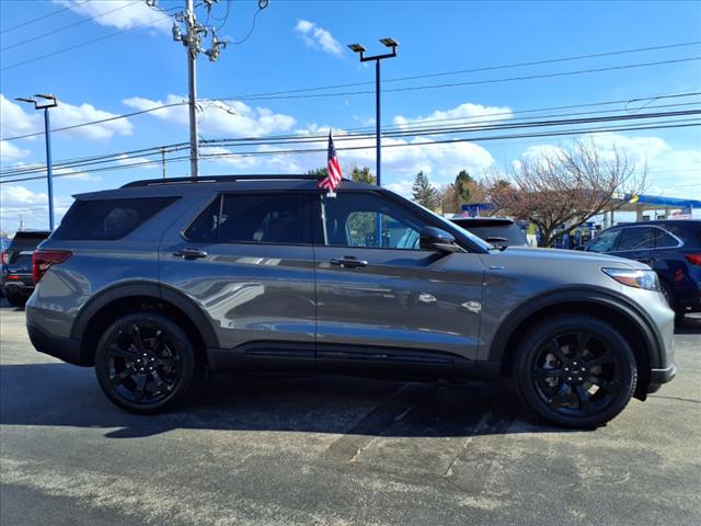 2023 Ford Explorer ST-Line