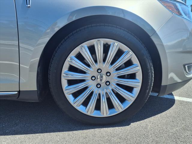 2015 Lincoln MKS Base