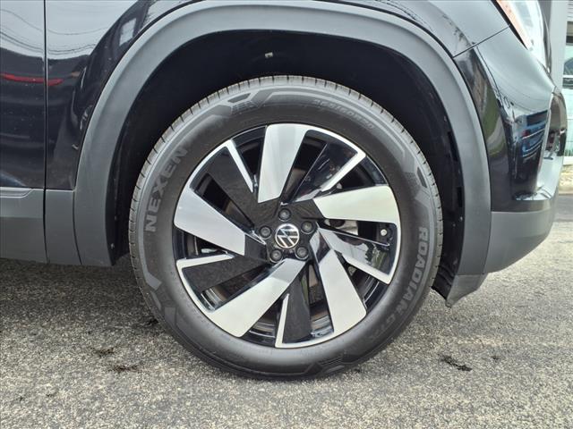 2024 Volkswagen Atlas Cross Sport SE 4Motion
