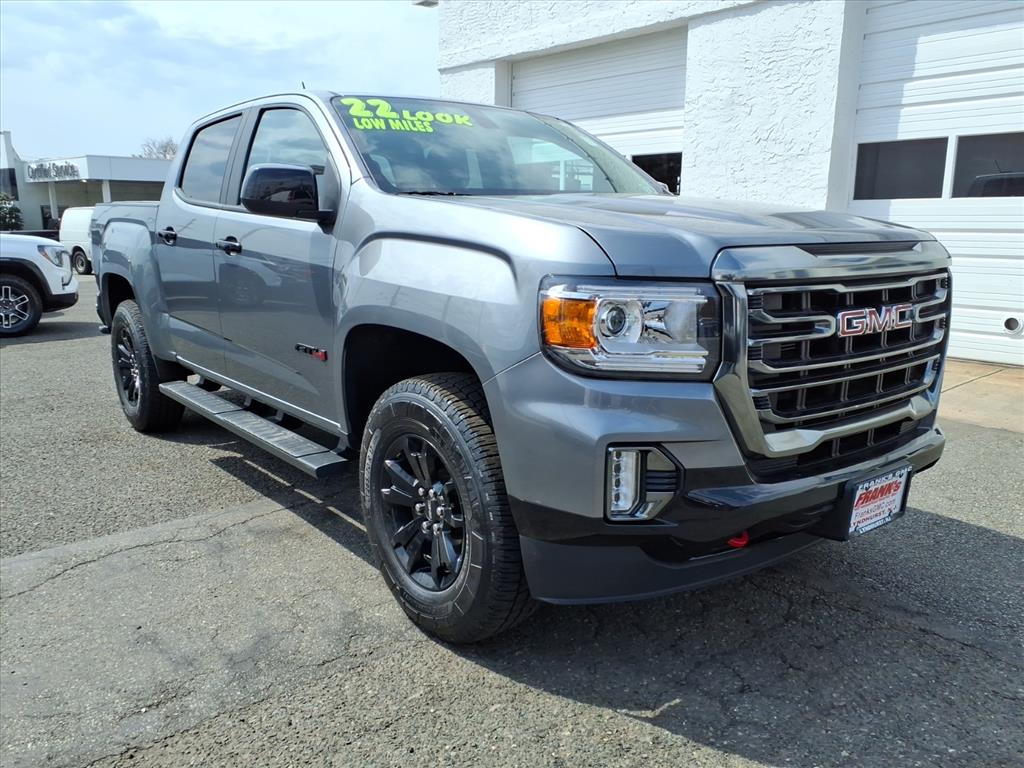 Gray 2022 GMC Canyon AT4 Crew Cab 4WD with Cloth Pickup Truck Four-Wheel Drive Automatic