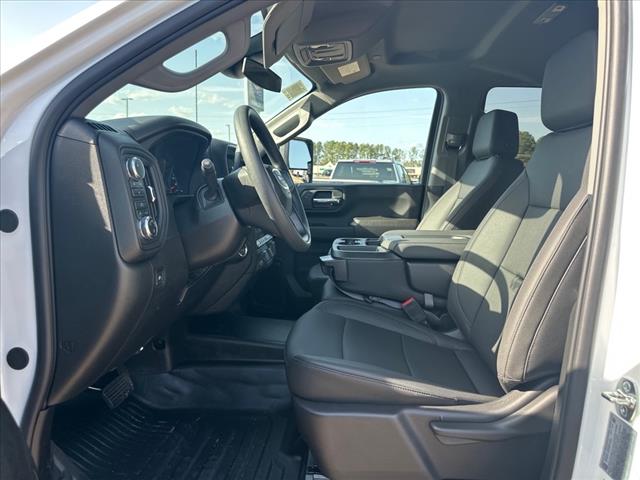 2025 GMC Sierra 2500HD Pro