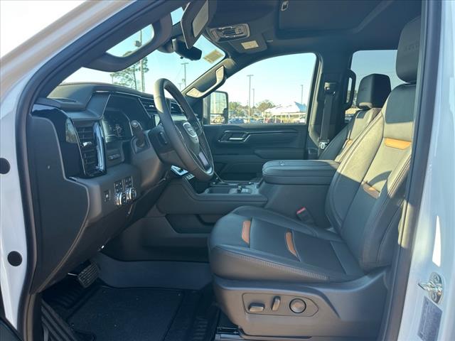 2025 GMC Sierra 2500HD AT4
