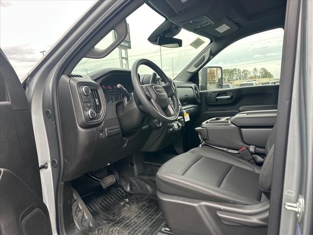 2025 GMC Sierra 2500HD Pro