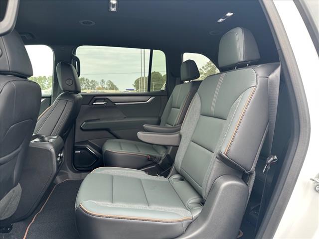 2025 GMC Acadia AWD AT4