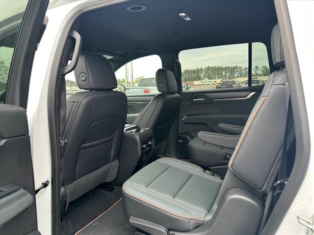 2025 GMC Acadia AWD AT4