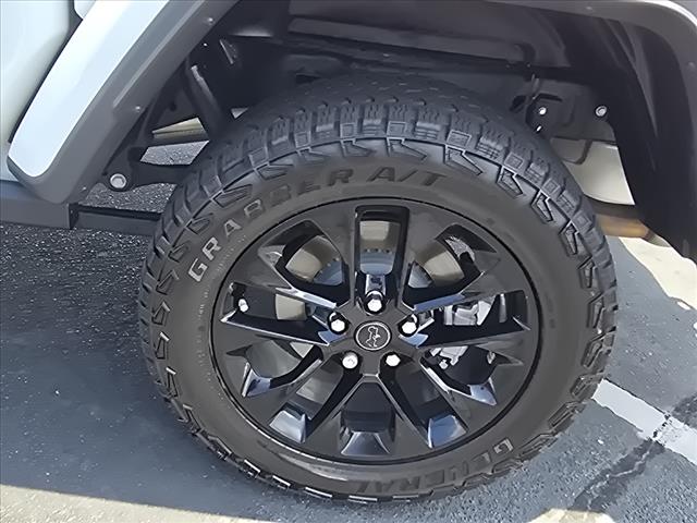2025 Jeep Gladiator Nighthawk